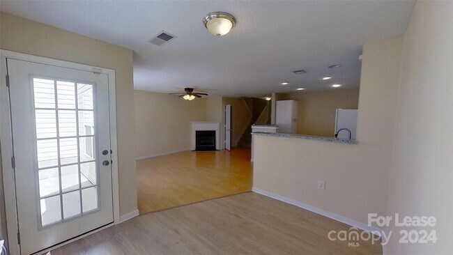 Building Photo - 482 Robin Reed Ct