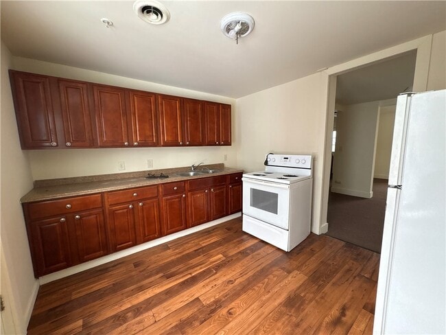 Foto del edificio - 2-12-12 Cliff St