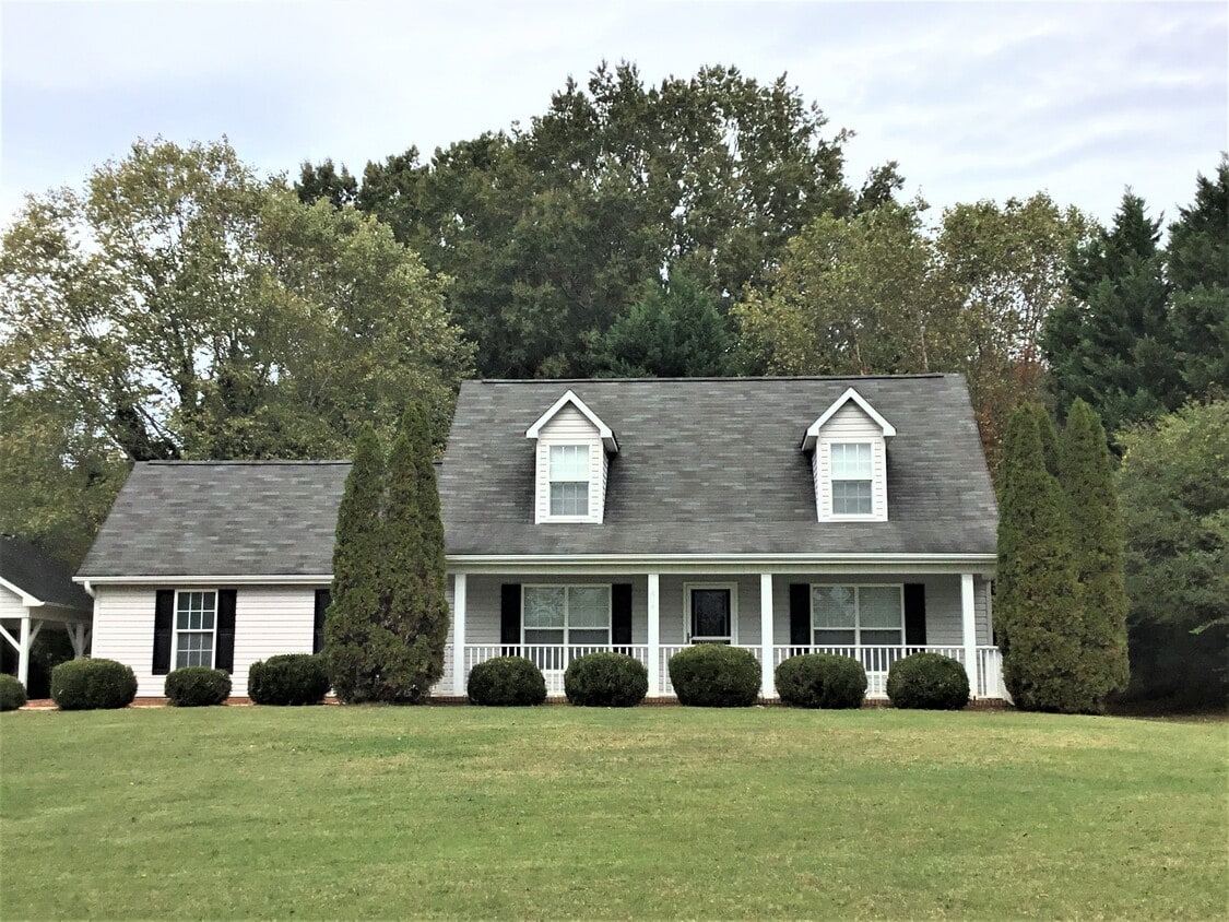 6045 Holder Road House Rental in Clemmons, NC