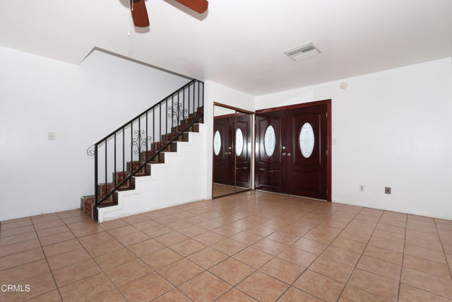 Foto del edificio - 9620 Victoria Ave