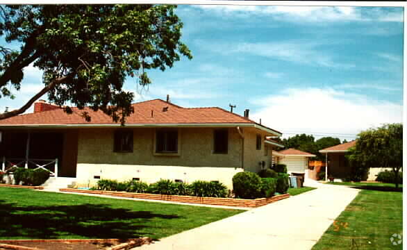 Foto del edificio - 2308 Barbara Dr