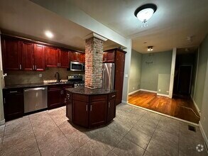 Building Photo - 45A Van Reypen St