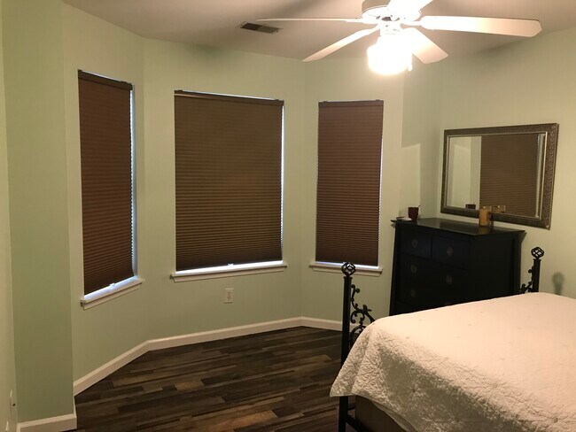 Foto del edificio - 2758 Seastrand Ln