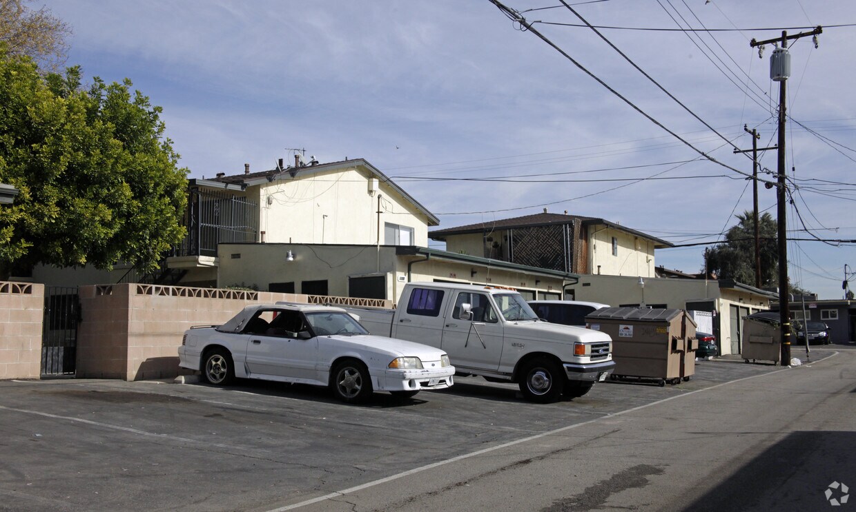 Foto del edificio - 1209 W Rosewood Ct