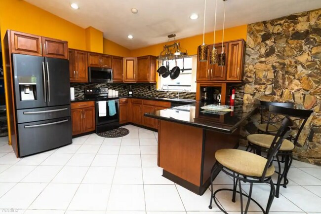 Building Photo - 4 br, 2 bath House - 2627 Coolidge St