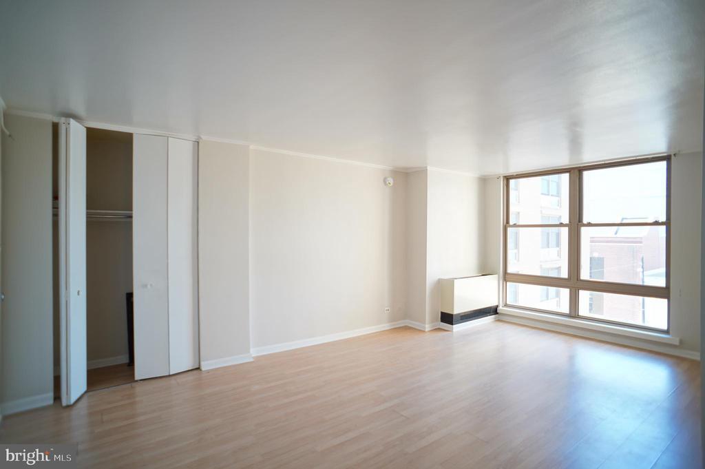 Foto principal - 1260 21st St NW