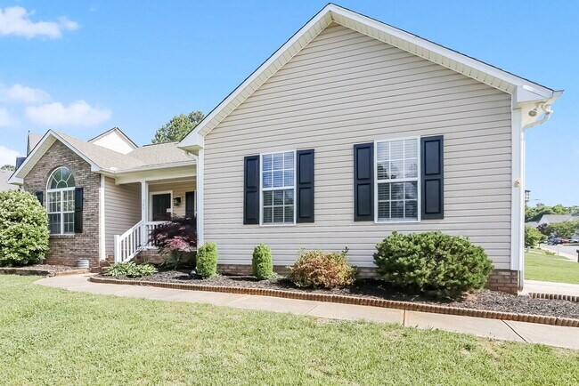 Foto del edificio - 503 Riverglen Dr NW