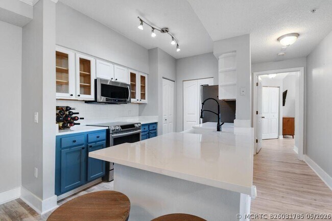 Foto del edificio - 7302 Myrtlewood Cir W