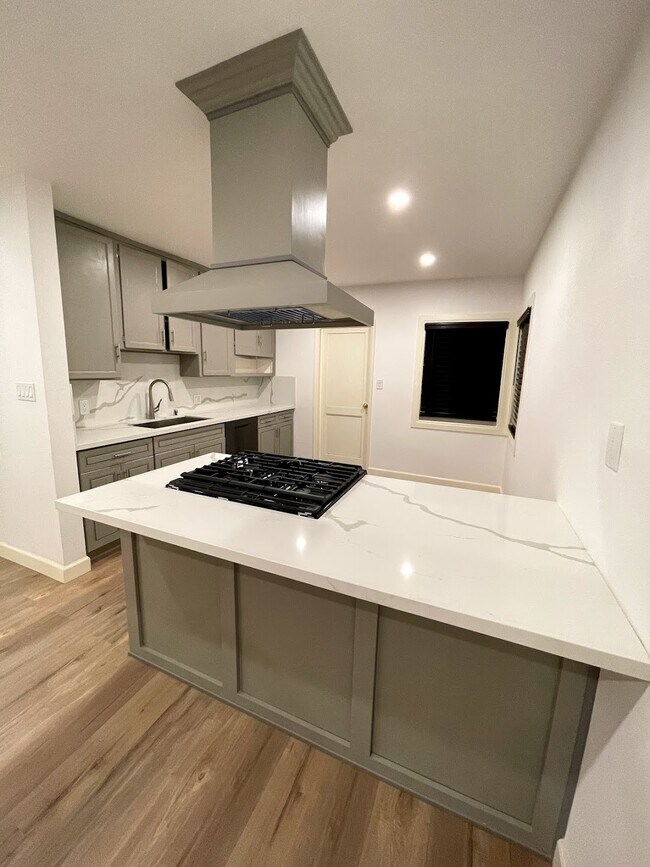 Foto del edificio - 1663 W 186th St