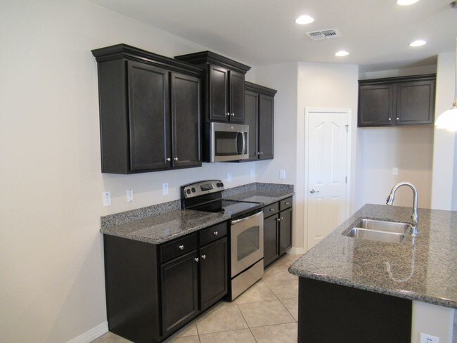 Foto del edificio - MOVE IN SPECIAL