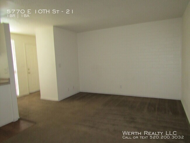 Building Photo - Close to Park Place Mall and MUCH More!
