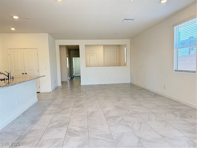 Foto del edificio - 8765 Crestwood Hls St