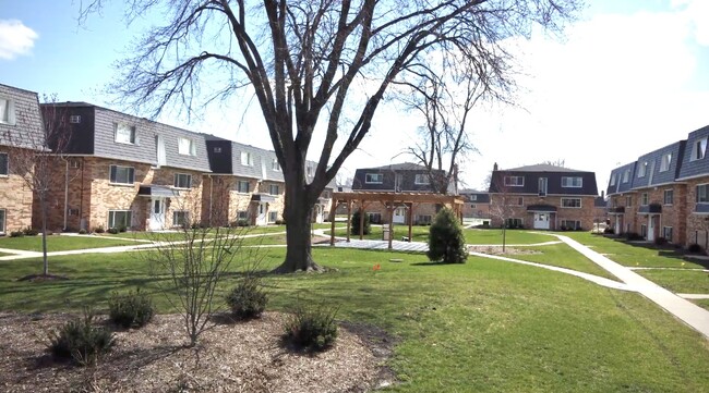 Foto del edificio - 10022 Holly Ln