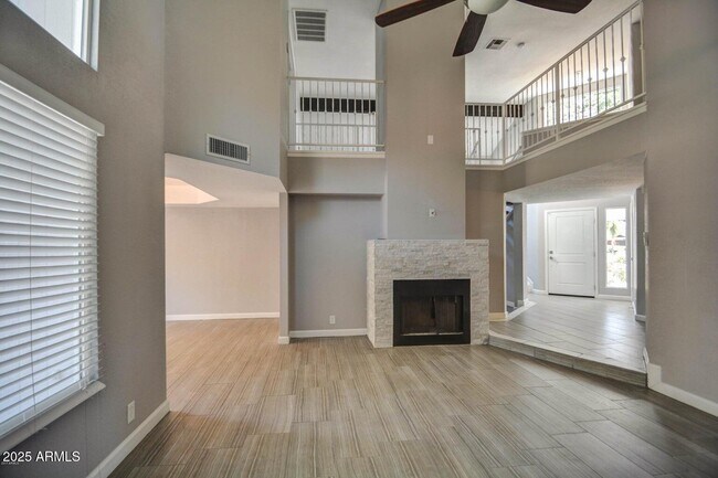 Building Photo - 4834 E Hillery Dr