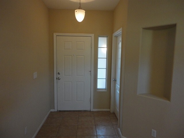 Building Photo - 608 Summit Valley Lane
