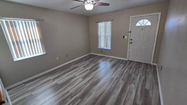 Foto del edificio - 7201 63rd St N