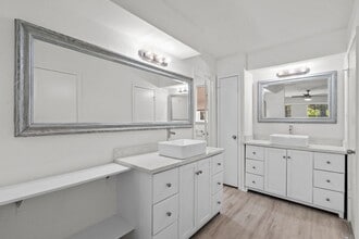 Building Photo - 2102 Silver Moon Trail