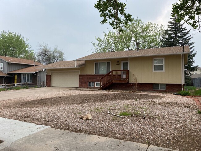 Foto del edificio - STUDENTS WELCOME! 4 Bed 2 Bath Home in West Ft Collins w/ Garage and Fenced Yard