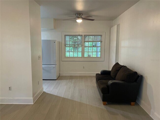 Foto del edificio - 528 S Bluford Ave
