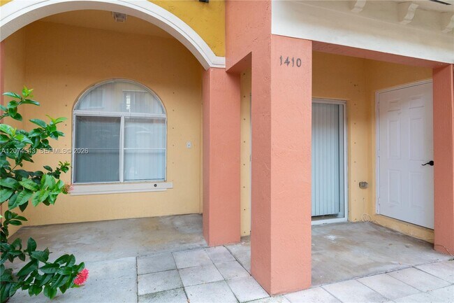 Foto del edificio - 1410 S Santa Catalina Cir