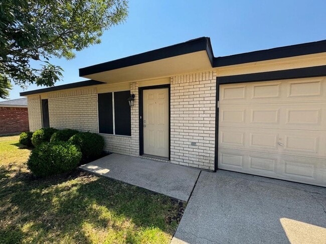 Building Photo - 4304 Sand Dollar Dr