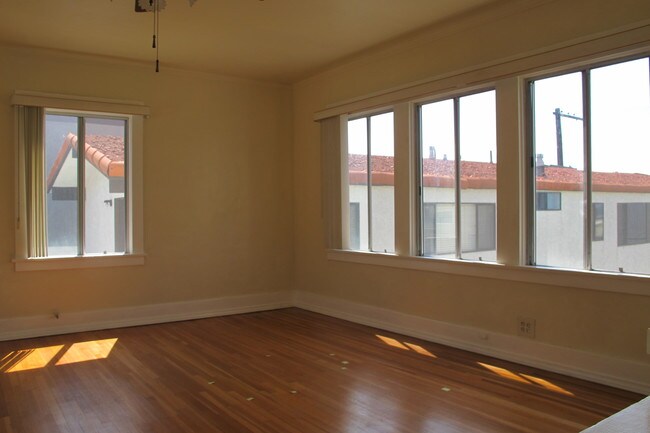 Building Photo - 837 Monterey Blvd