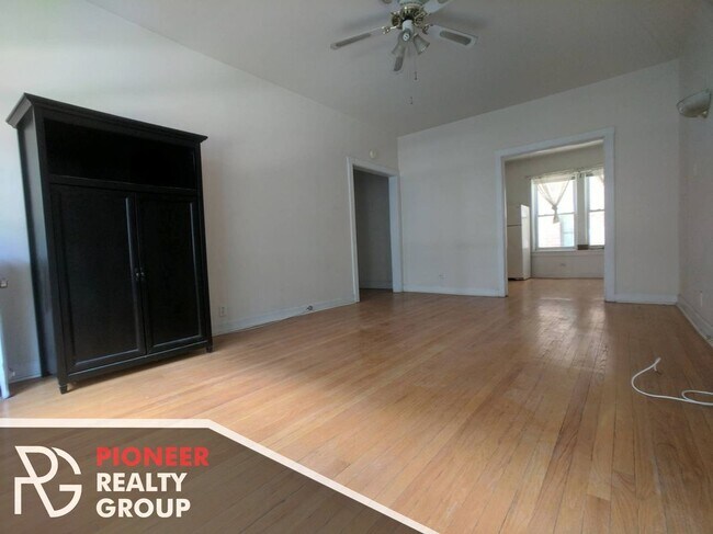 Foto del edificio - 4402 N Winchester Ave