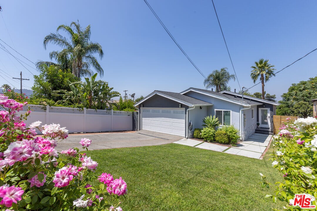 Primary Photo - 10315 Fairgrove Ave