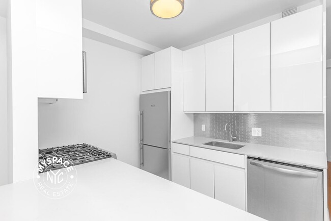 Building Photo - 1127 Flatbush Ave