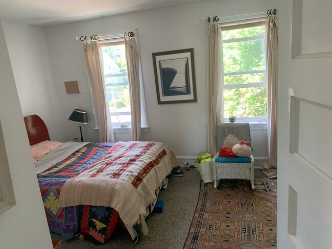 Bedroom - 617 N Monroe St