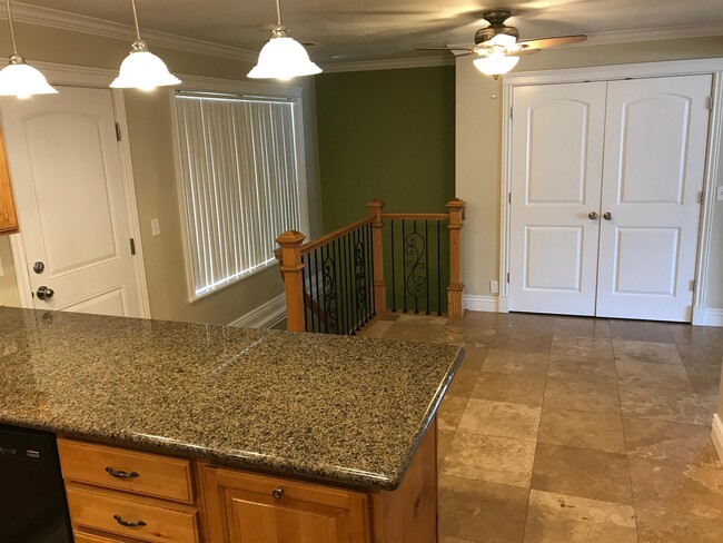 Building Photo - 3375 S Riviera Dr