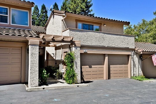 Foto principal - 59 Leeds Ct E