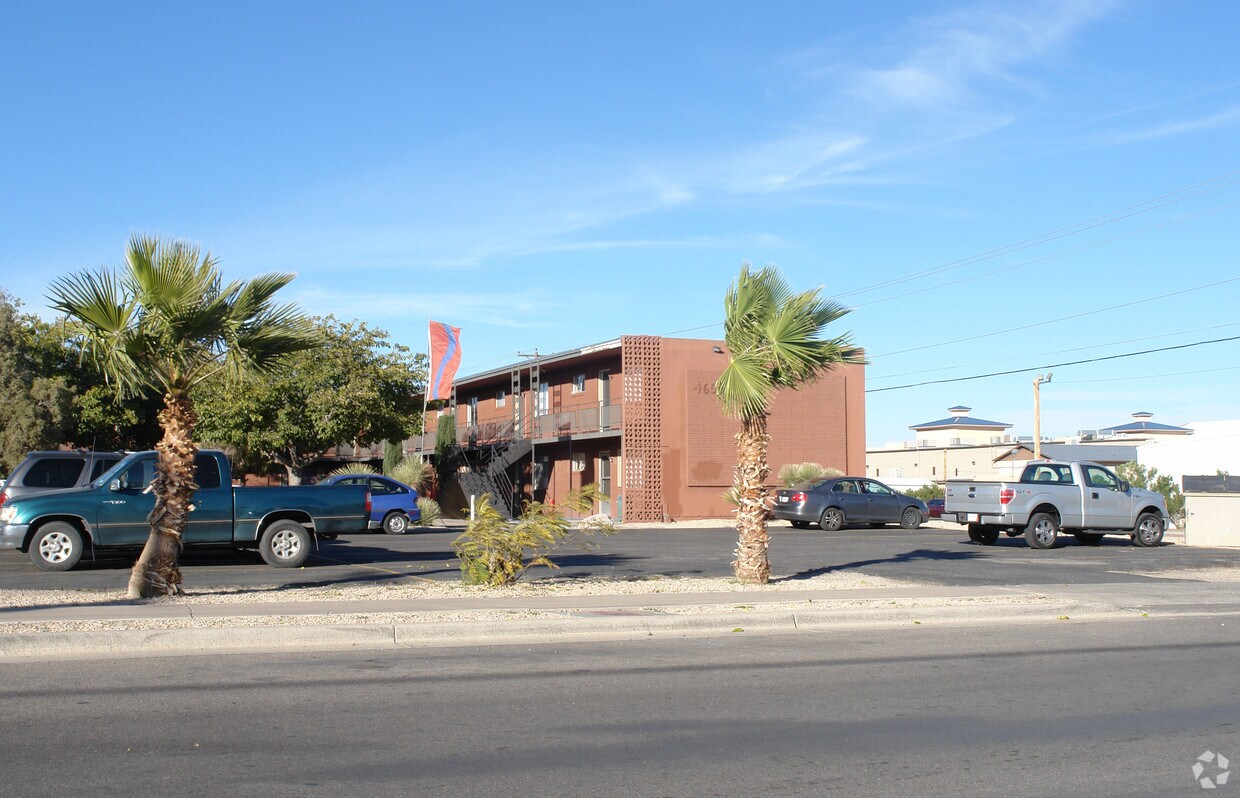Foto del edificio - 4651 Titanic Ave