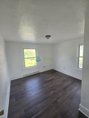 Foto del edificio - Two bedroom, 2nd floor apartment for rent in New Kensington