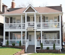 Building Photo - 1712 Summit St