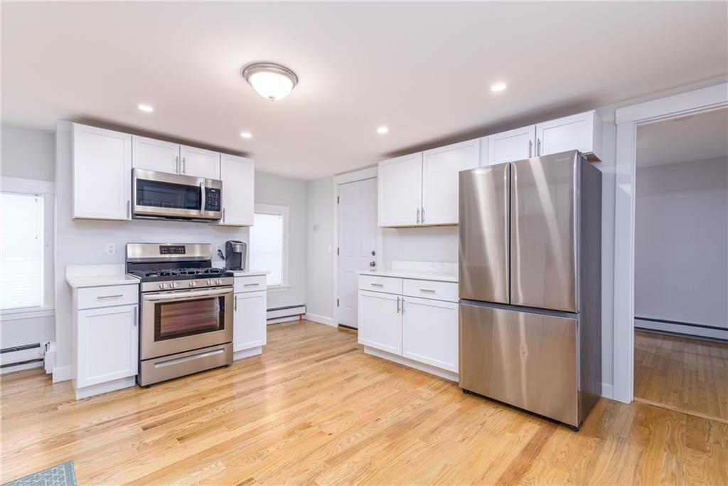 Primary Photo - 118 Sutton St