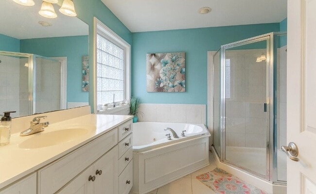 Foto del edificio - 9142 Hartwell Dr