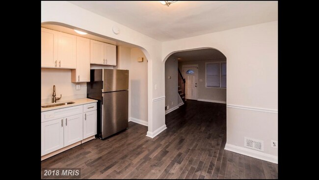 Building Photo - 2038 Grinnalds Ave