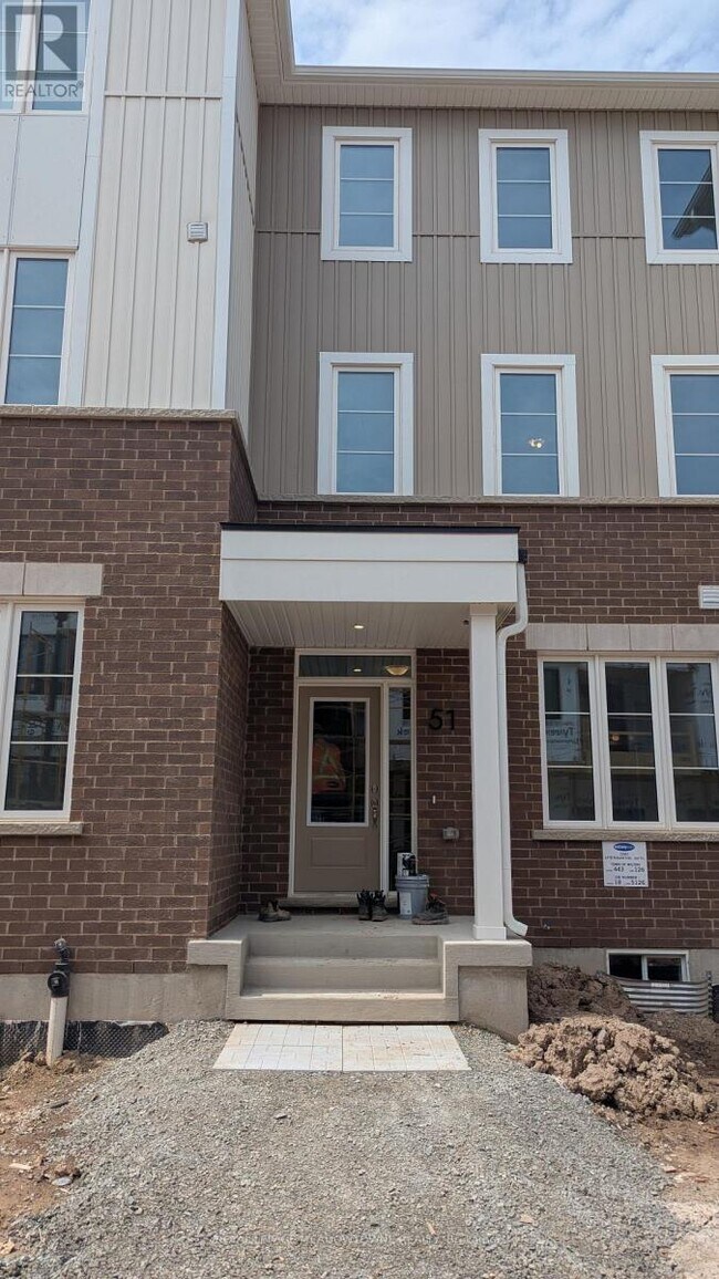 Photo du bâtiment - 1478 Rutland Cres