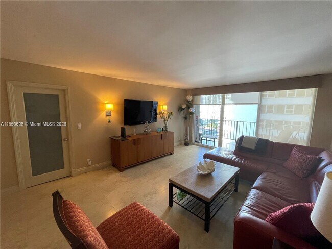 Foto del edificio - 2030 S Ocean Dr