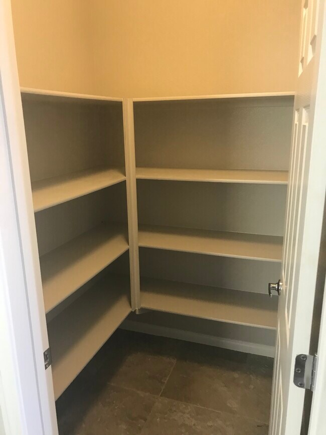 Foto del edificio - 2698 Crystal Blue St