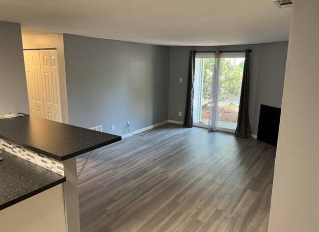 Foto del edificio - 98 Pheasant Meadow Dr