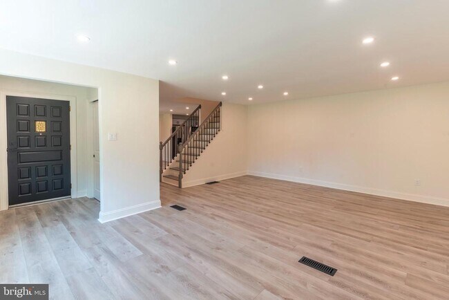 Foto del edificio - 248 Penncrest Dr
