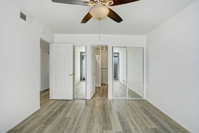 Foto del edificio - 45301 Deep Canyon Rd