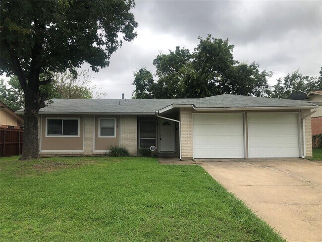 Building Photo - 4318 Windsor Dr