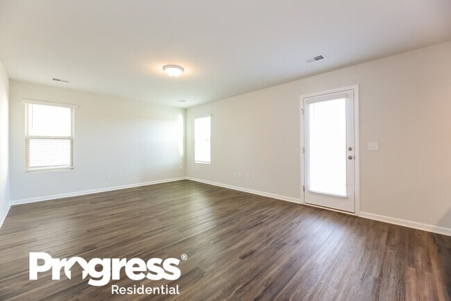 Foto del edificio - 425 Pollyanna Dr