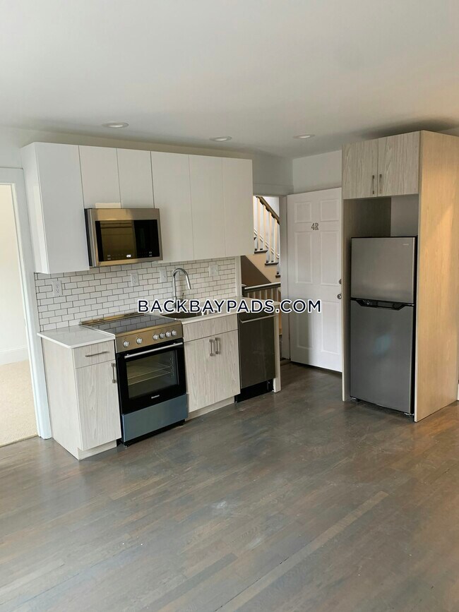Foto del edificio - 223 Newbury St