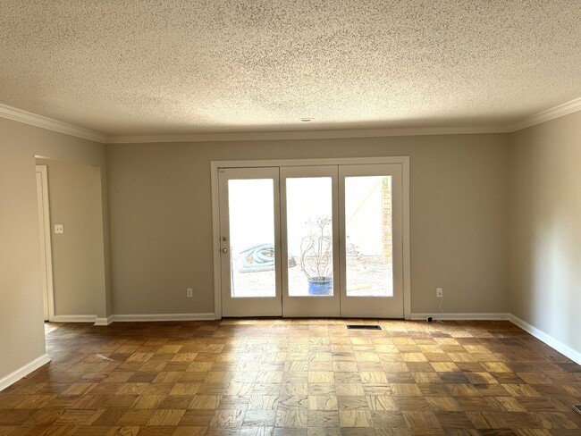 Building Photo - 505 Felder Ave