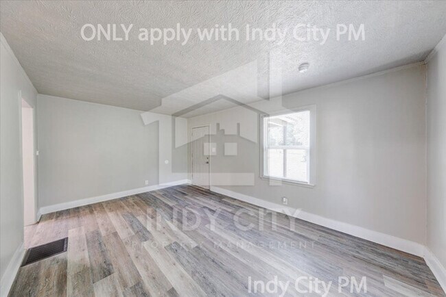 Foto del edificio - 3220 E 34th St