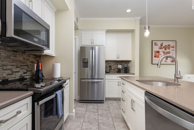 Foto del edificio - 4414 Cedar Springs Rd